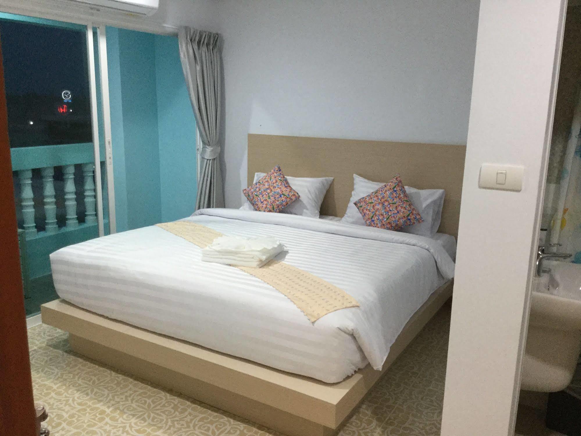 Hotel The Duck Phuket Exterior foto